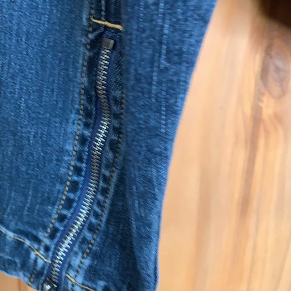 Jean jacket - Picture 8 of 8